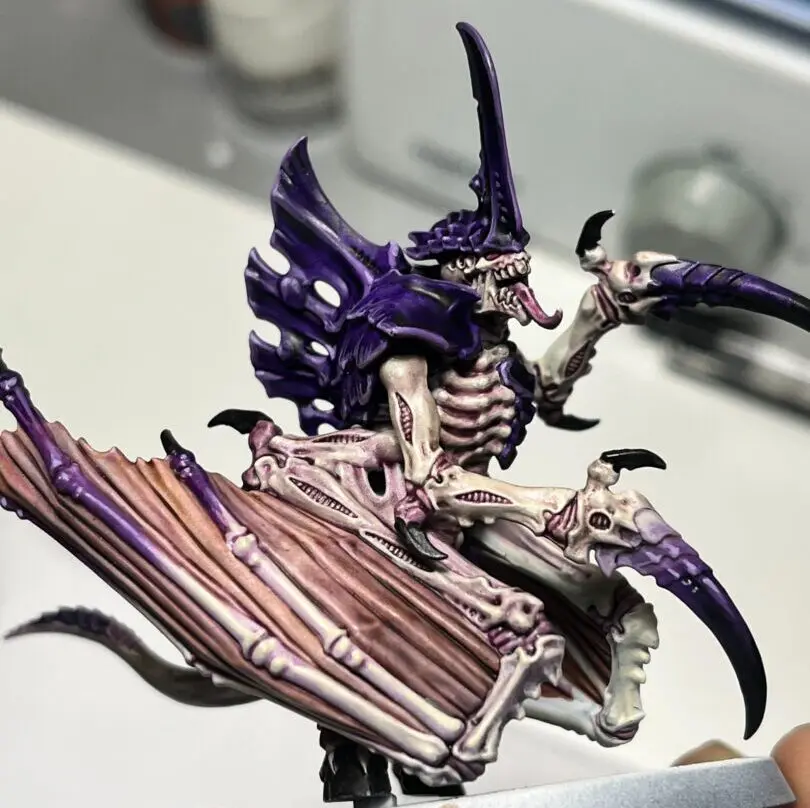 ティラニッドプライム有翼種（白紫）をペイントする：マキヲGの